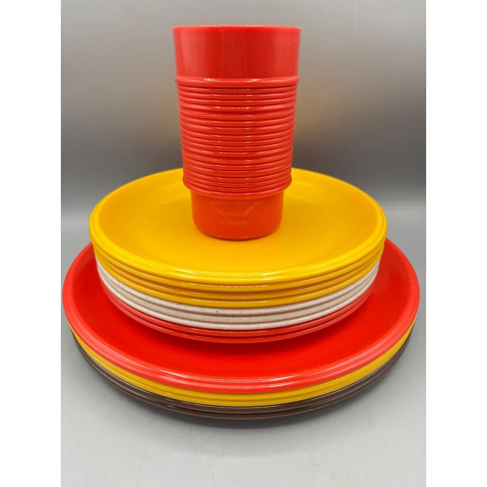 Vintage Rubbermaid Melamine Dinnerware Set Mixed Colors Plates Tumbler 15 pc